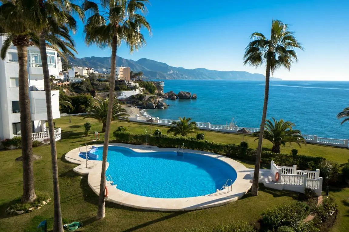 Palmeras 72 Menyber Nerja