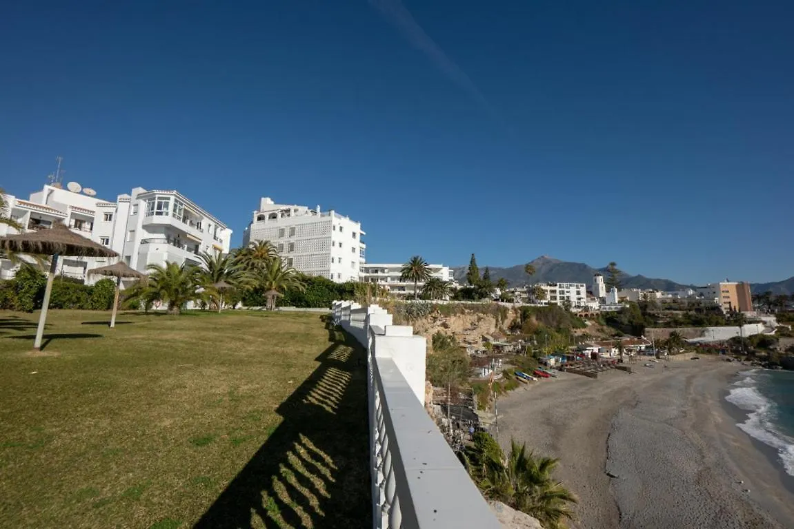 Palmeras 72 Menyber Nerja